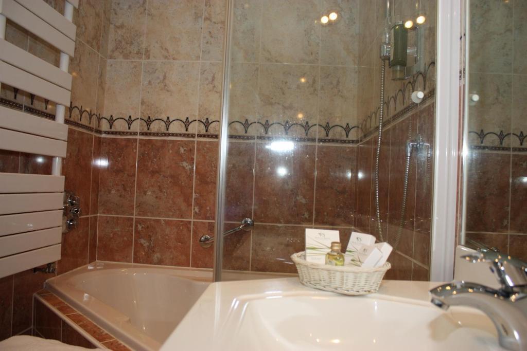 La Ferronniere Hotel 3*